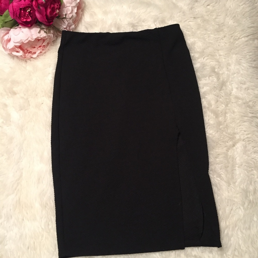 Fitted Slit Black Pencil Skirt